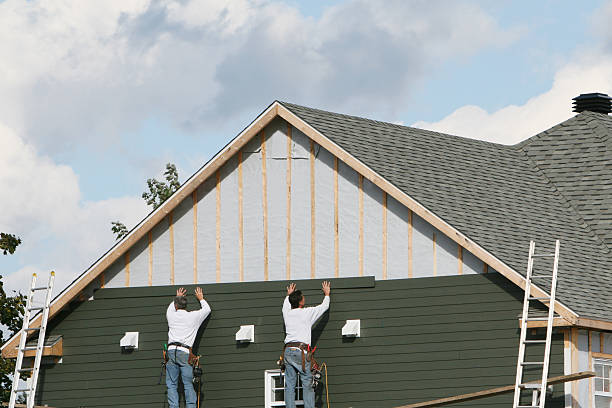 Professional Siding Installation technician working in Margarettsville, NC